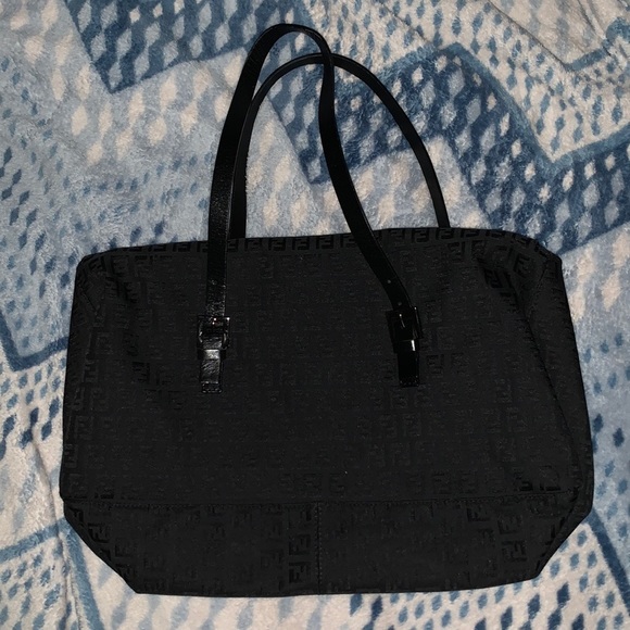 A black Fendi tote bag - Picture 3 of 10
